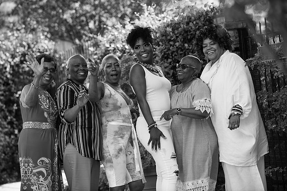Latoya40th-444