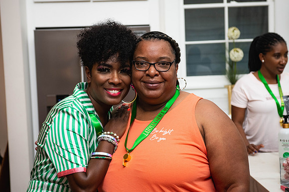 Latoya40th-200