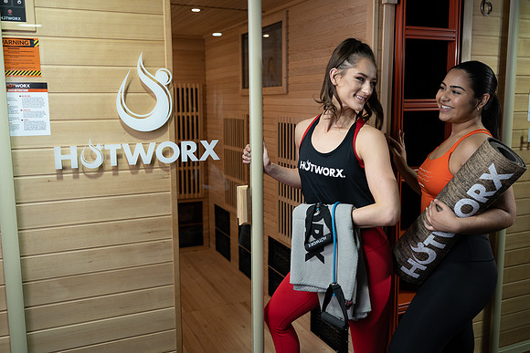 HOTWORX_01.23-9367