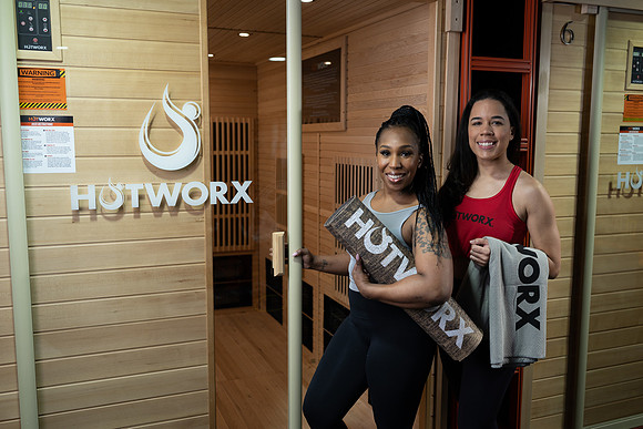 HOTWORX_01.23-9333