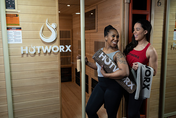 HOTWORX_01.23-9338