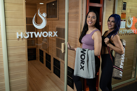 HOTWORX_01.23-9256
