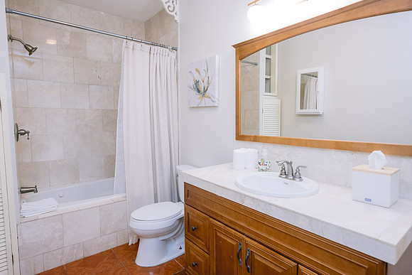 3211 Prytania-14