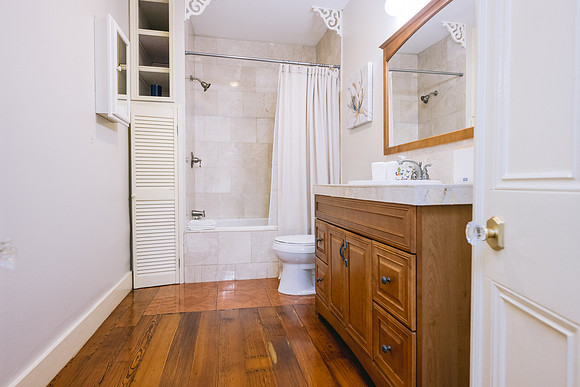 3211 Prytania-16