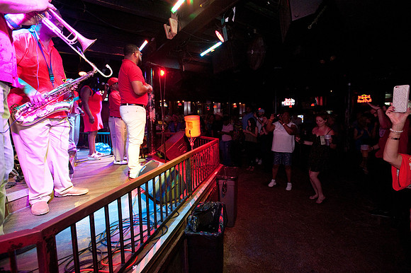 kanectionband8817-6827