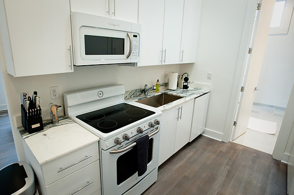2438stclaude-3269