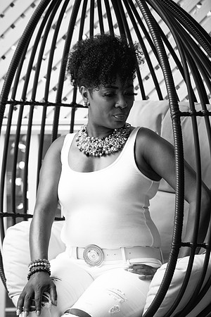 Latoya40th-476