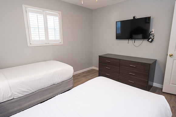 519frenchmen_2ndfloor_DF-5452