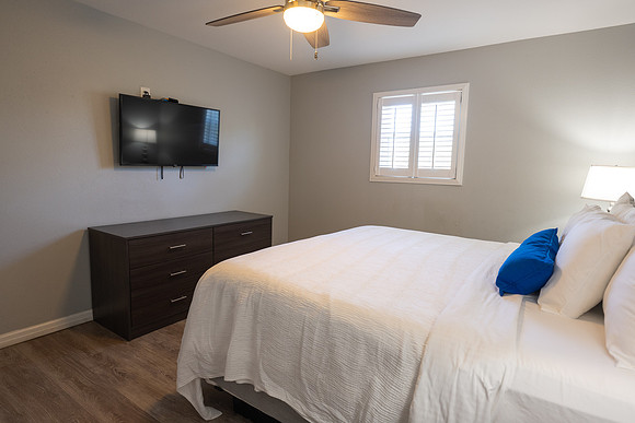 519frenchmen_2ndfloor_DF-5446