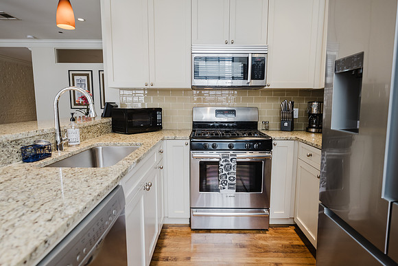 220 Decatur_302-19