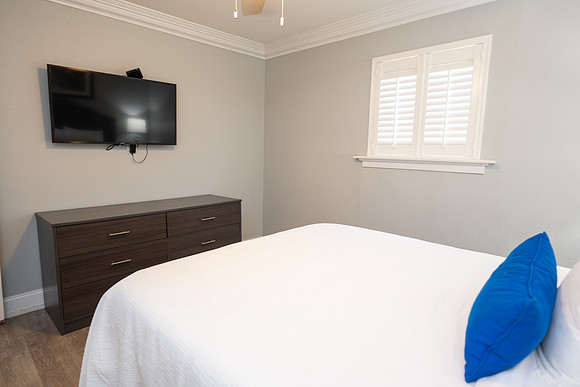 519frenchmen_2ndfloor_DF-5505