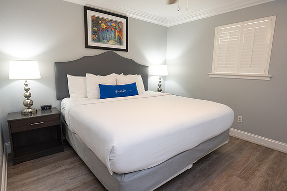 519frenchmen_2ndfloor_DF-5519