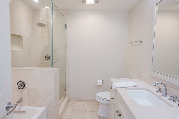220 Decatur_302-10
