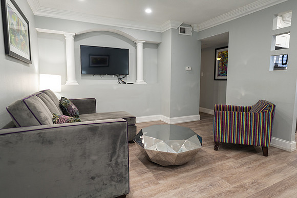 519frenchmen_2ndfloor_DF-5358
