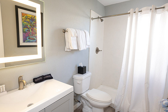 519frenchmen_2ndfloor_DF-5441