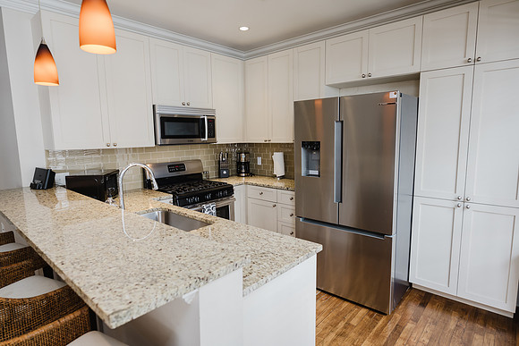 220 Decatur_302-17