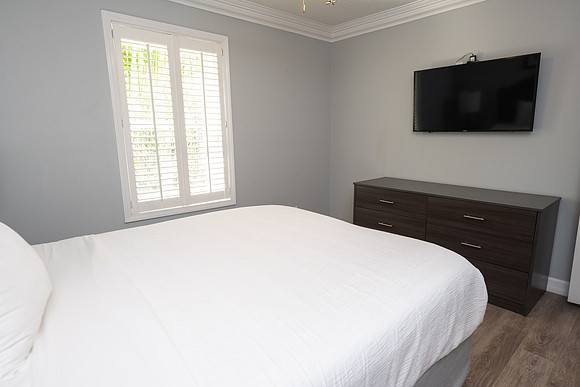 519frenchmen_2ndfloor_DF-5543