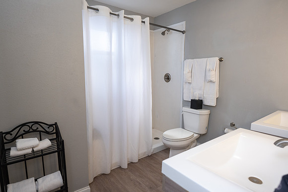 519frenchmen_2ndfloor_DF-5372