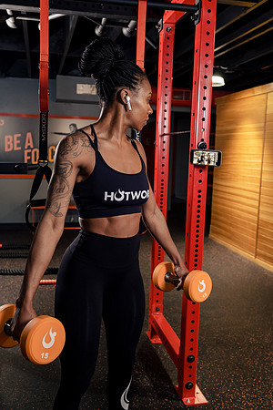 hotworxselects0220-21
